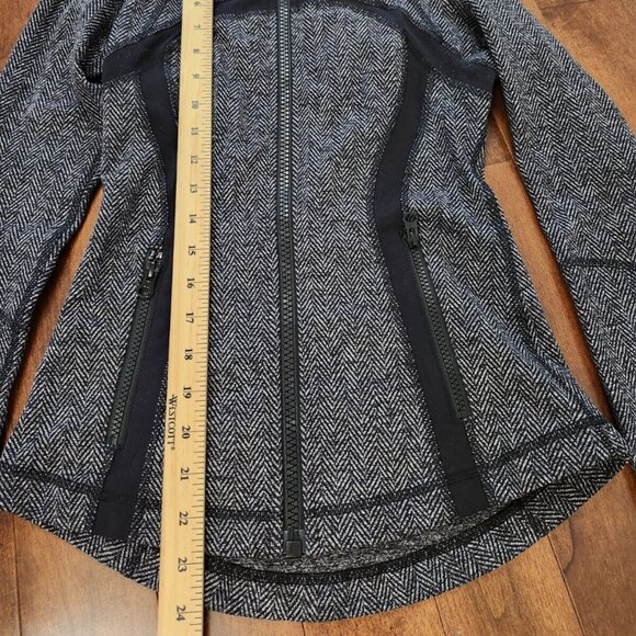 Lululemon women's gray define jacket in size 4 - Picture 9 of 10